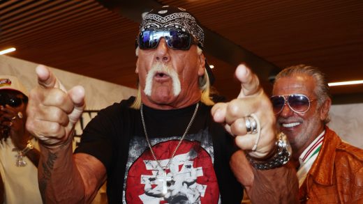 El miembro del Salón de la Fama de la WWE, Hulk Hogan, cuestiona el estribillo común sobre los contratos garantizados en la lucha libre profesional