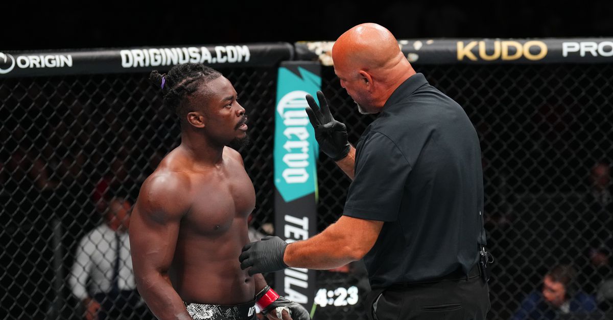 Abdul Razak Alhassan critica a Cody Brundage después de no haber ganado en UFC Denver: "Sé que definitivamente podría haber continuado"