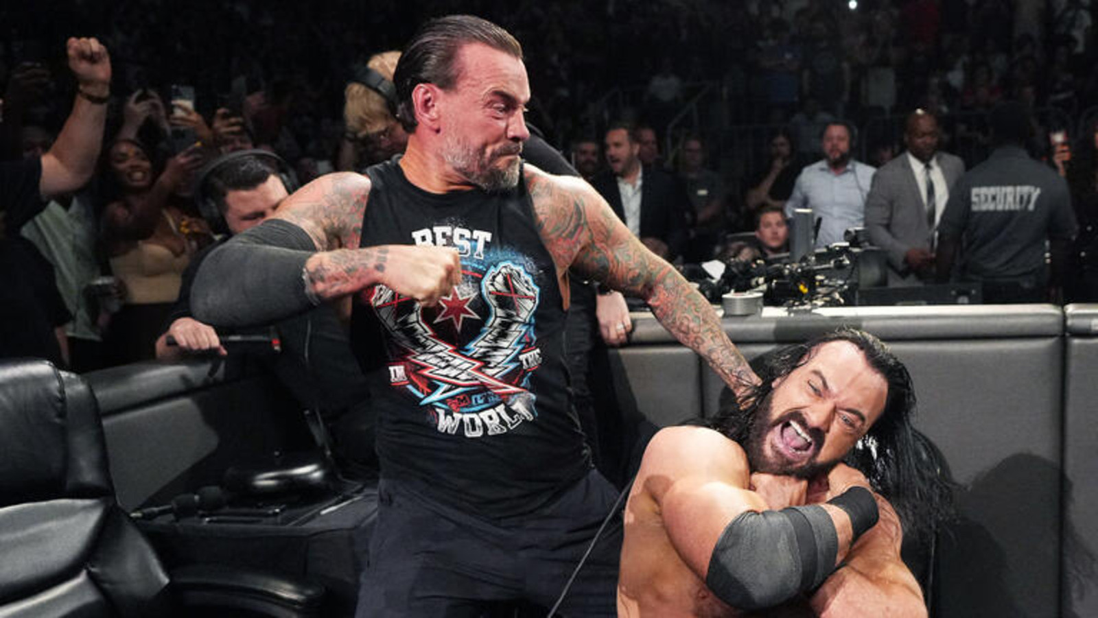 Drew McIntyre suspendido y CM Punk multado por sus acciones en WWE Money In The Bank