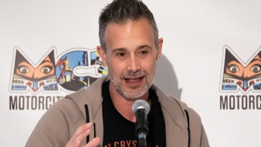 Freddie Prinze Jr. ofrece una actualización prometedora sobre el inicio de su promoción de lucha libre