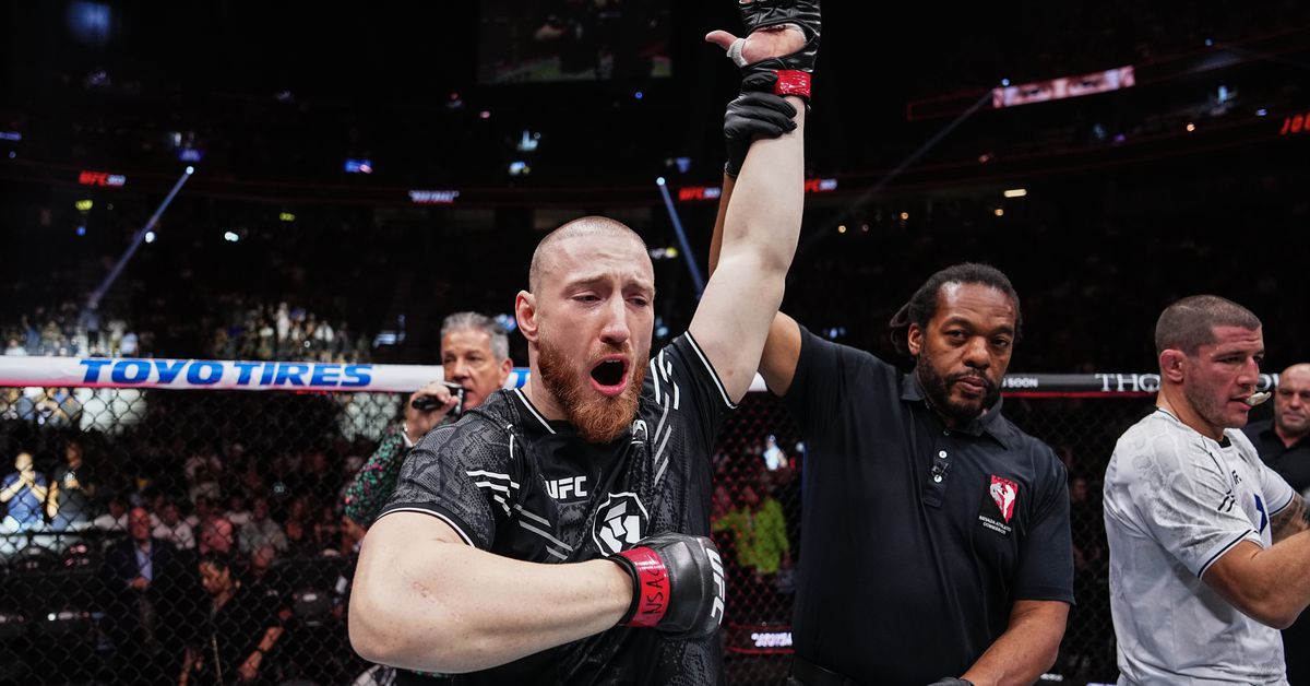 Joe Pyfer critica a los fanáticos "falsos" que dudaron de él después de la victoria en UFC 303: "¡Ahí lo tienen, hijos de p...!"