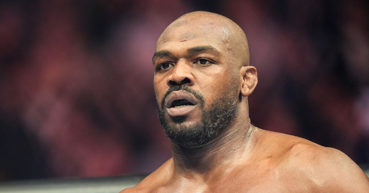 Jon Jones reacciona a la crítica de Tom Aspinall tras su victoria por nocaut en 60 segundos en UFC 304