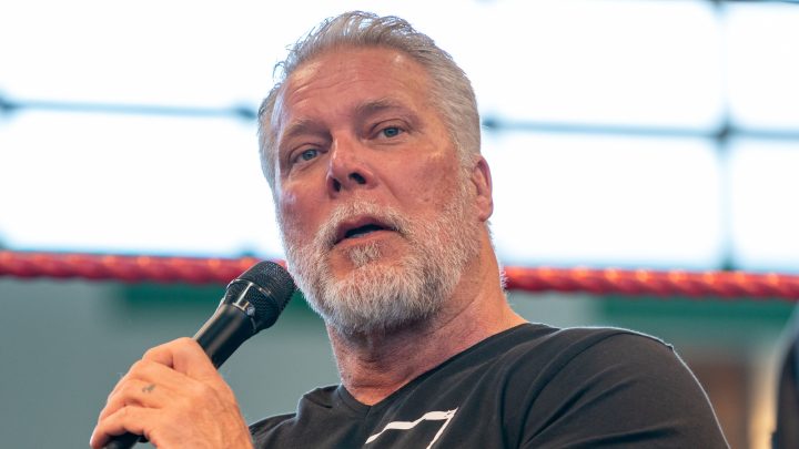 Kevin Nash señala el comportamiento que la estrella de WWE Raw debe dejar de hacer