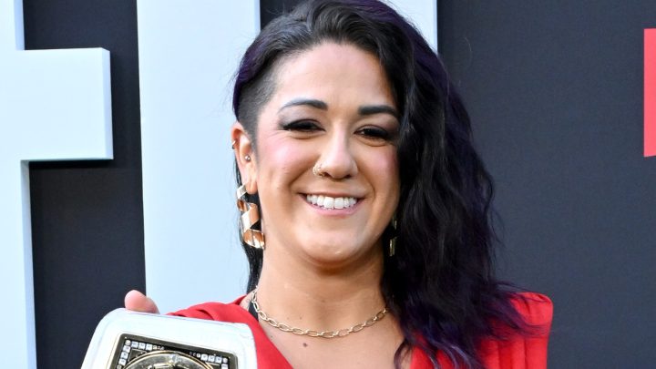 La campeona femenina de la WWE, Bayley, recuerda lo que aprendió de la leyenda de la lucha libre Dusty Rhodes