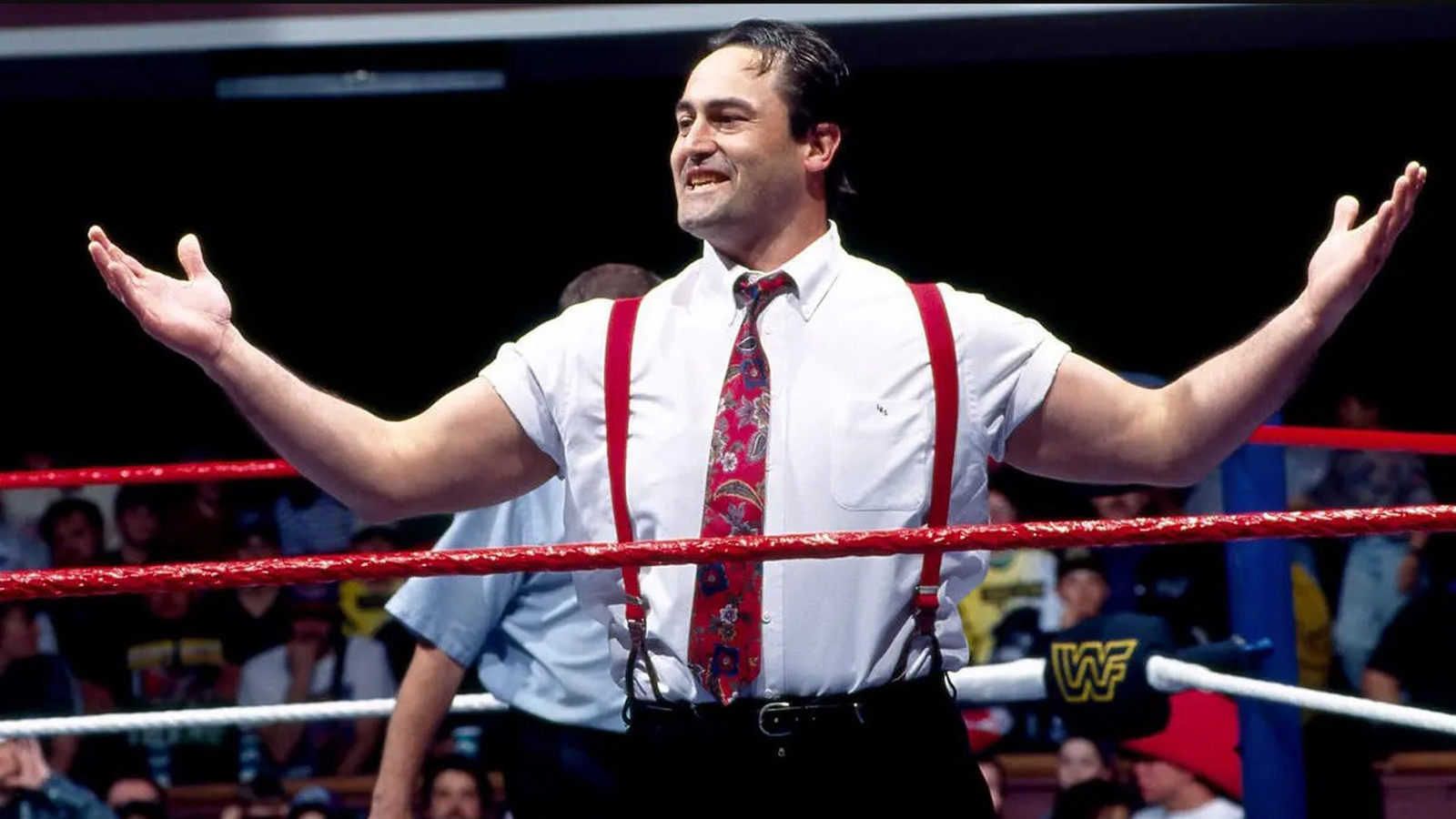 La hermana Mika de Windham Rotunda invoca un pasaje bíblico después de que Wyatt vomitara en un segmento de WWE Raw