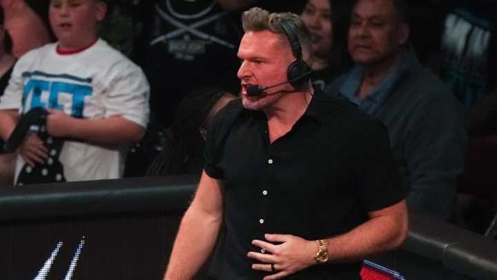 Pat McAfee habla sobre el 'Código Rojo' con el que tuvo que lidiar en WWE Raw