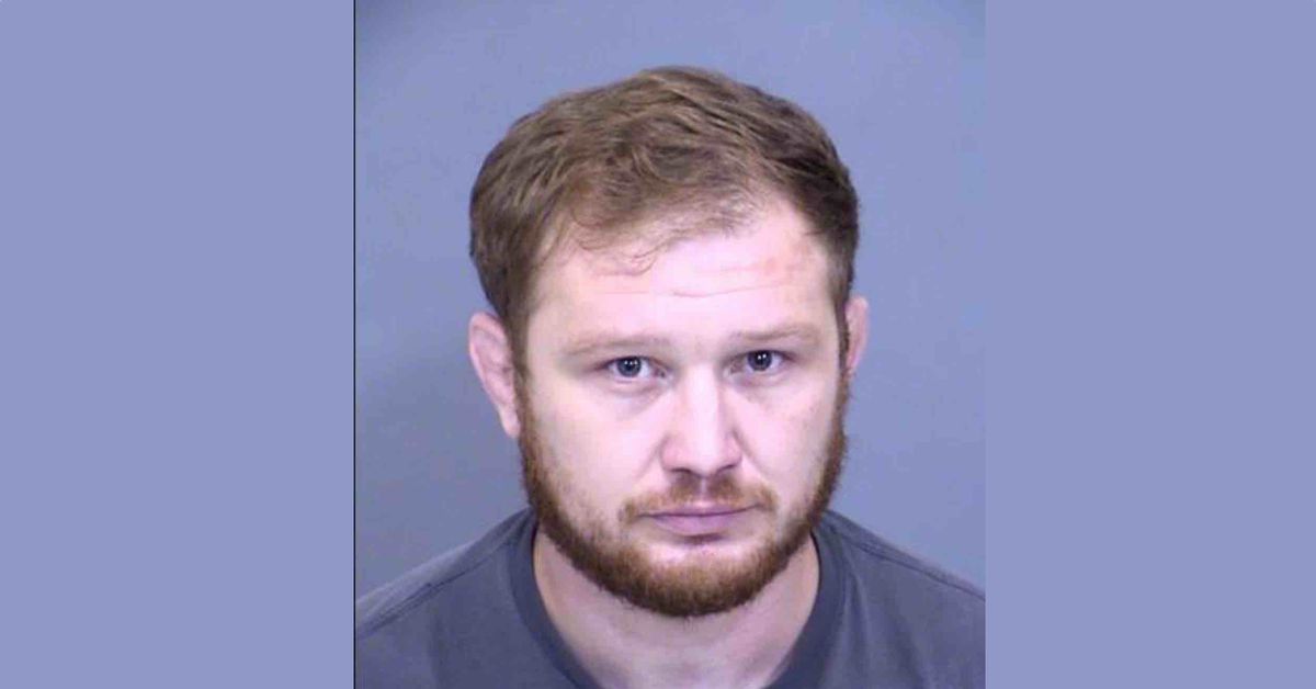 Arrestan a Casey Kenney, veterano de UFC, por secuestro y múltiples cargos de agresión