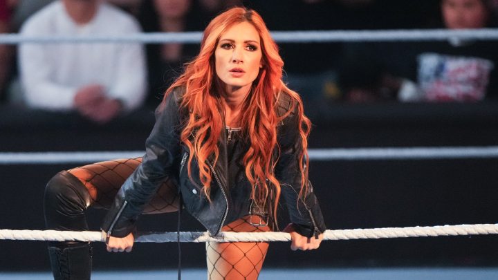 Becky Lynch elogia a John Cena, estrella de la WWE, mientras se acerca su gira de retiro