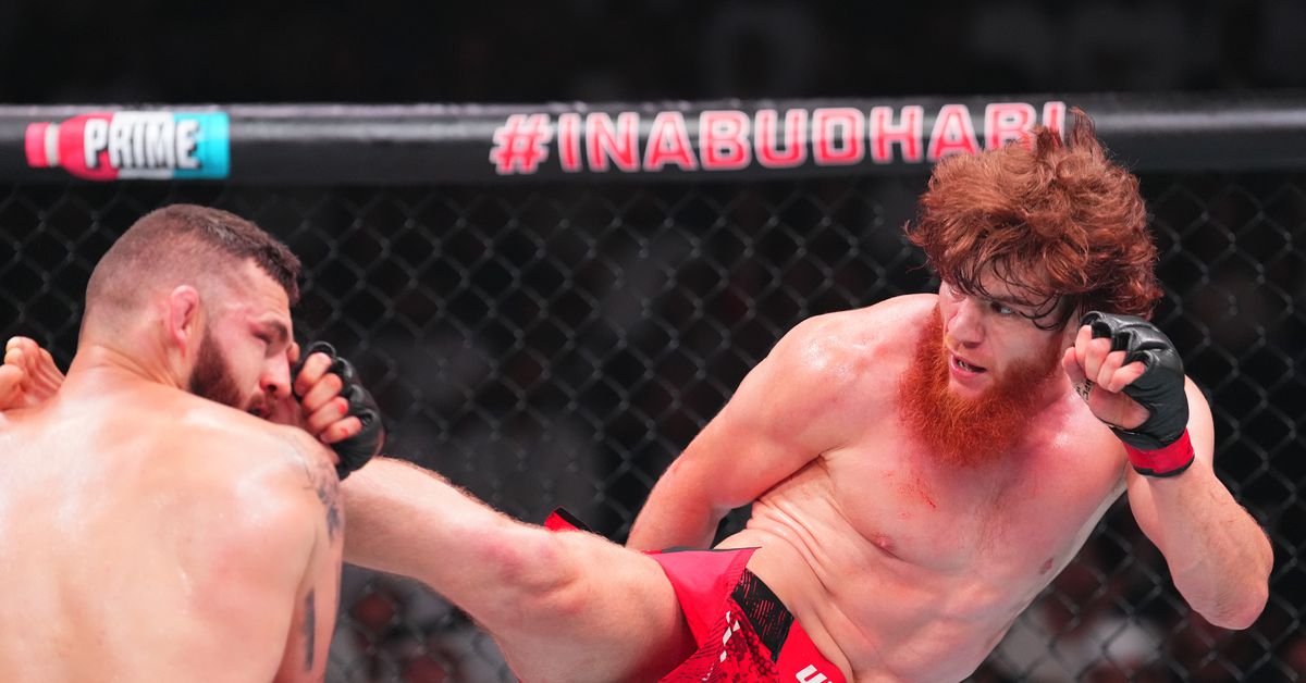 Bonos de UFC Abu Dhabi: Shara Magomedov y Michal Oleksiejczuk ganan la Pelea de la Noche en una batalla de 3 rounds