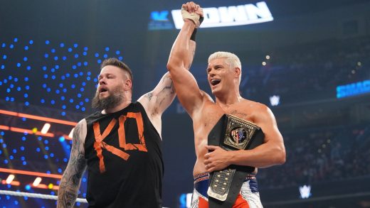 Cody Rhodes retiene el título indiscutible de la WWE y se abraza con Kevin Owens en Bash In Berlin