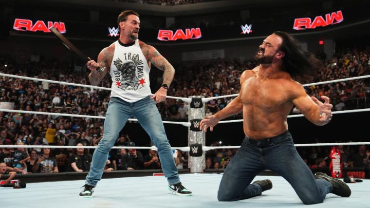 Drew McIntyre muestra los daños que le causó la paliza en WWE Raw (y el brazalete de CM Punk)