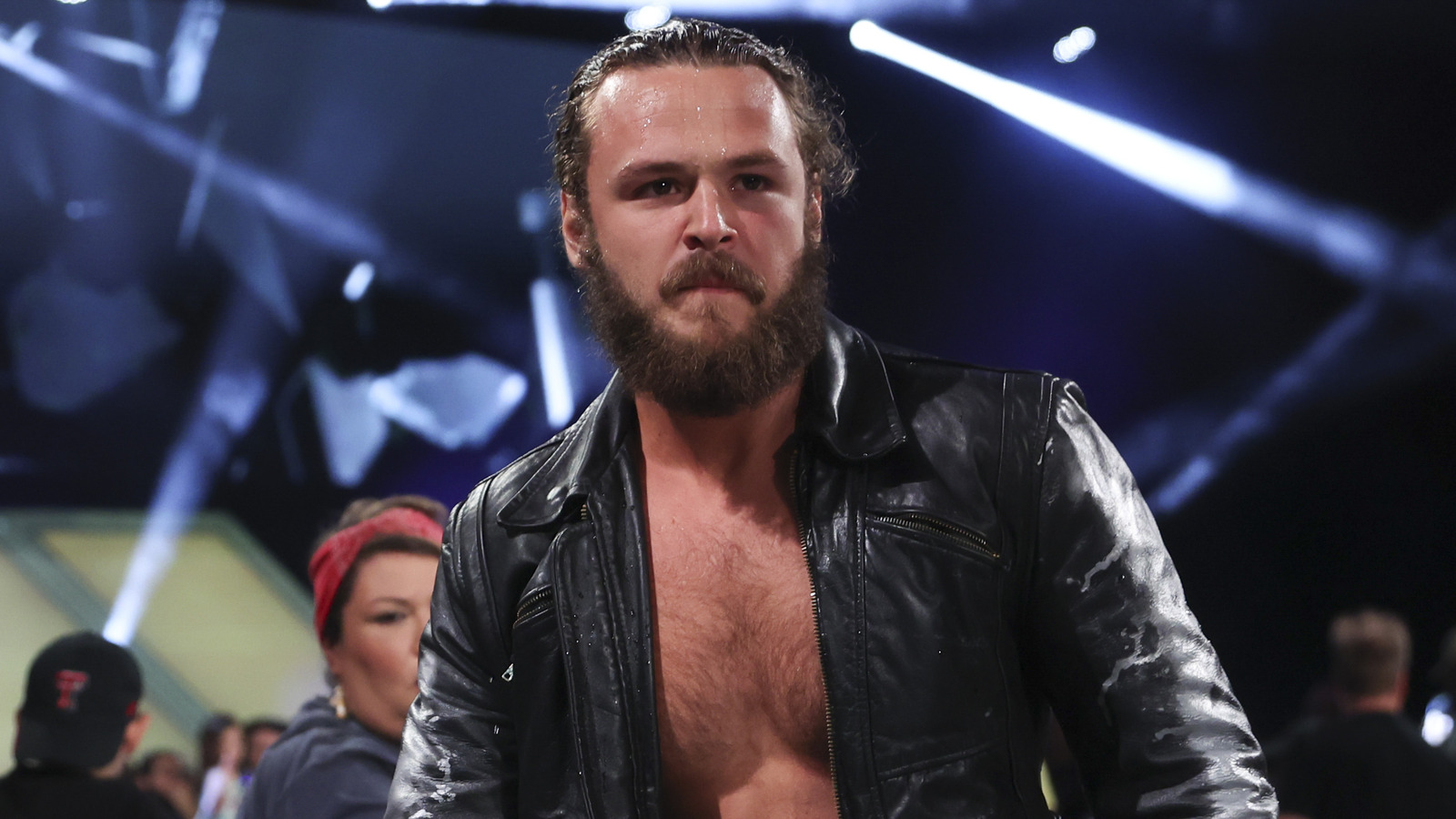 Jack Perry de AEW renueva su cinturón de campeón de TNT