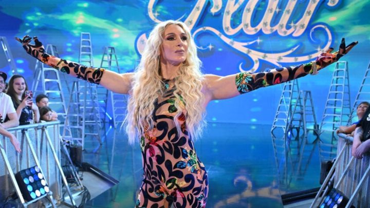 La estrella de la WWE Charlotte Flair calla a un troll de las redes sociales