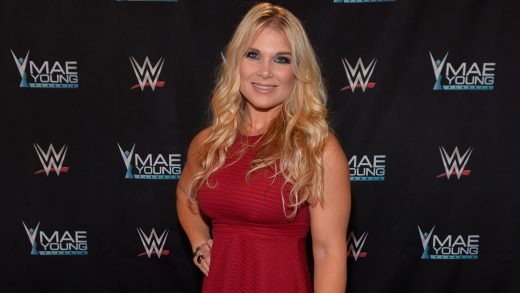 La ex estrella de la WWE Beth Phoenix habla sobre la fractura de mandíbula que sufrió un mes después de su debut