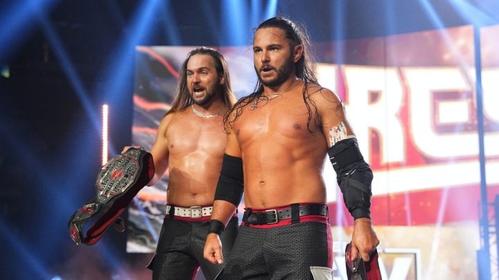 Los Young Bucks de AEW comparten un paquete promocional para todos en 2024