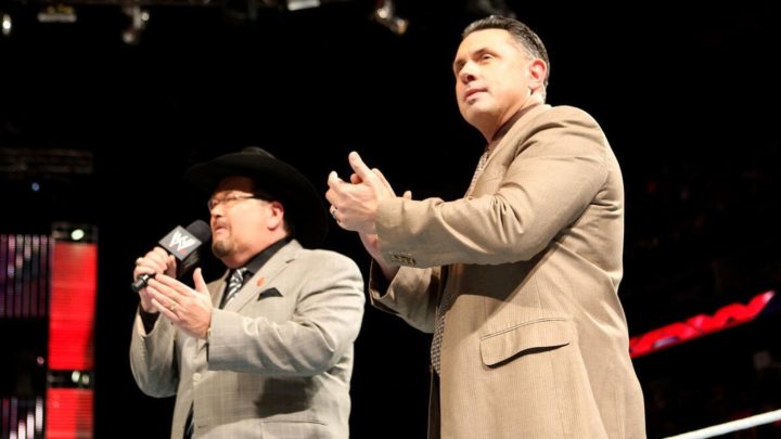 Michael Cole y Jim Ross reflexionan sobre el enfoque de Vince McMahon en los comentarios sobre la WWE