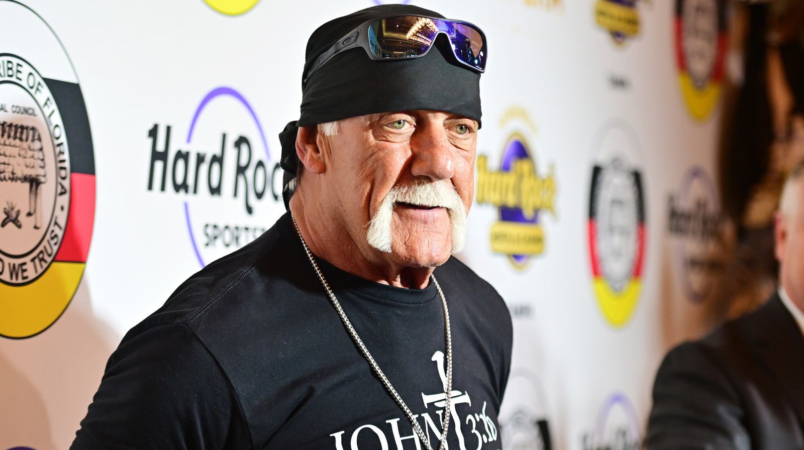 Mujer resulta herida durante evento de promoción de cerveza con Hulk Hogan, miembro del Salón de la Fama de la WWE