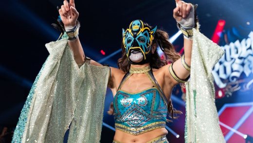 Thunder Rosa contra Deonna Purrazzo en un combate de Texas Bullrope