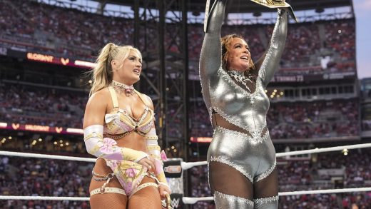 Tiffany Stratton celebra su primer SummerSlam con su "mejor amiga", la campeona de la WWE Nia Jax