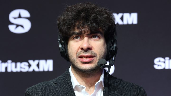 Tony Khan ofrece información actualizada sobre los problemas de viaje de AEW Dynamite debido a la tormenta tropical Debby