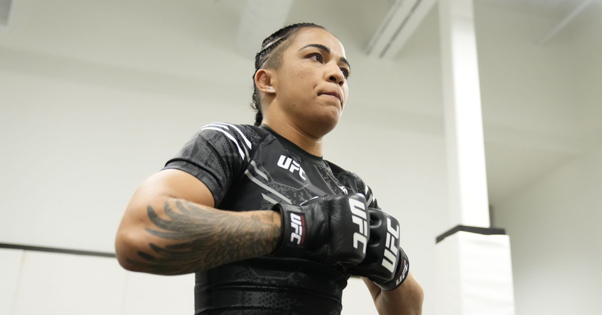 Viviane Araujo contra Karine Silva lista para UFC 309