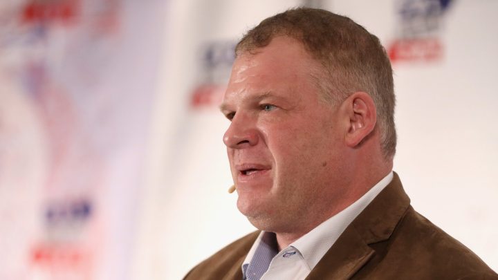 Cómo Glenn Jacobs (alias Kane) dice que moverse por el vestuario de la WWE lo preparó para la política