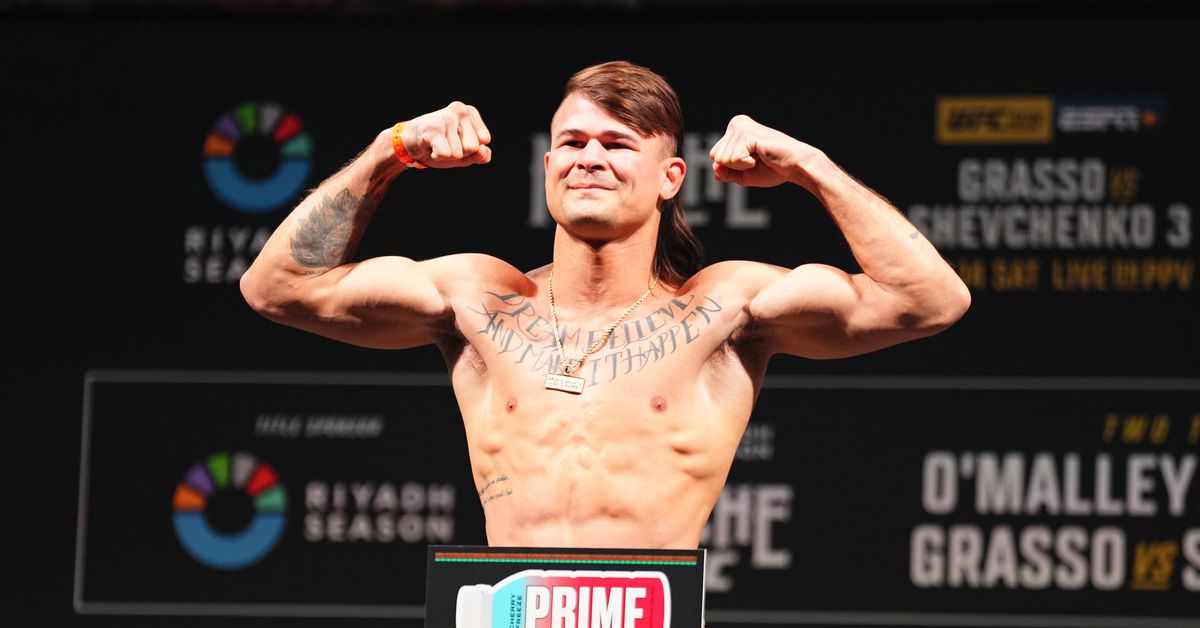 Diego Lopes servirá como peleador suplente para la pelea por el título de UFC 308 entre Ilia Topuria y Max Holloway