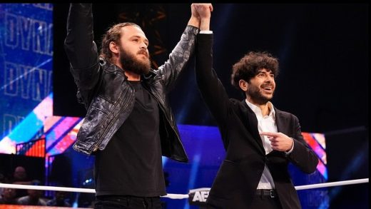 El jefe de AEW, Tony Khan, responde a la idea de luchar en un combate