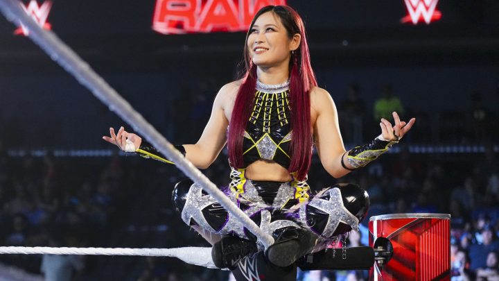 IYO SKY desafía a las campeonas de parejas femeninas después de WWE Raw, Bianca Belair responde