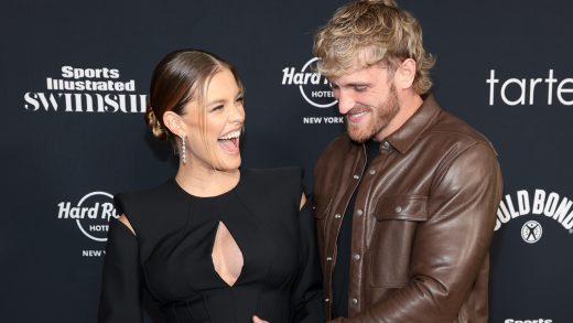 La estrella de la WWE Logan Paul comparte una foto de su hija recién nacida con su novia Nina Agdal