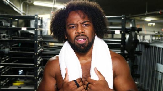 La estrella de la WWE Xavier Woods rinde homenaje al legendario Tag Team con un cosplay