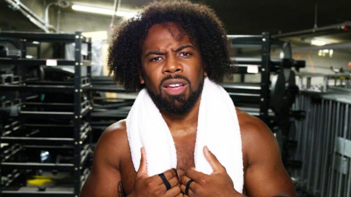 La estrella de la WWE Xavier Woods rinde homenaje al legendario Tag Team con un cosplay