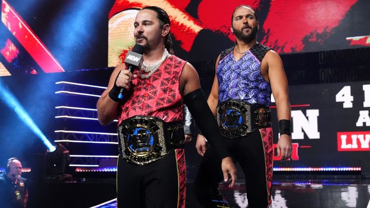 Los Young Bucks se preparan para la lucha por el título en parejas en AEW All Out