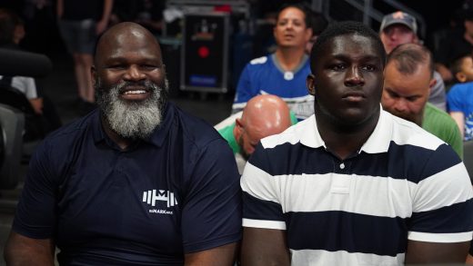 Mark Henry, miembro del Salón de la Fama de la WWE, habla sobre el potencial de su hijo Jacob en la lucha libre profesional