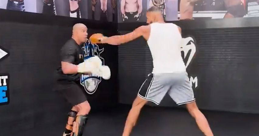 Mira a Ciryl Gane entrenar con el gigante de la NBA Rudy Gobert antes del UFC 308