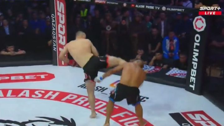 Mira al veterano de UFC Damir Ismagulov anotar un espectacular nocaut con patada giratoria