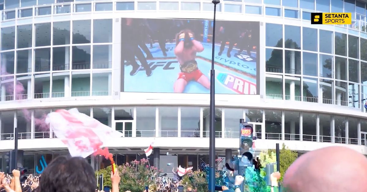Mira cómo la multitud enfadada de Georgia celebra la victoria del campeonato de la UFC 306 de Merab Dvalishvili