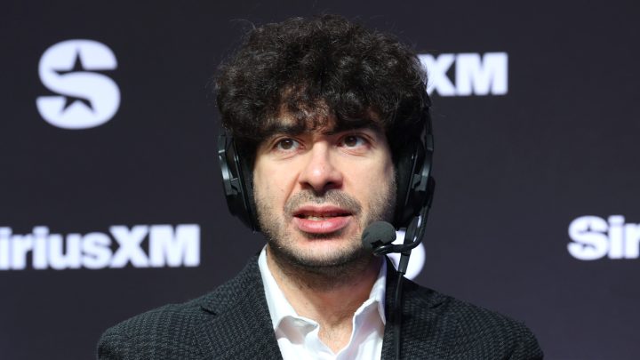 Tony Khan de AEW habla sobre cómo usa las redes sociales