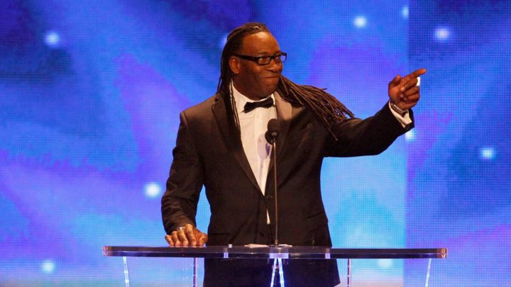 El miembro del Salón de la Fama de la WWE, Booker T, recuerda su decisión de dejar TNA