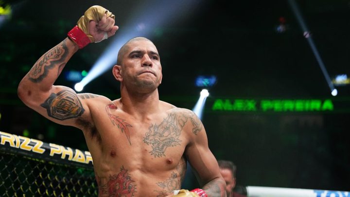 Alex Pereira aún no planea cambiar de división, sino que se centró en extender el reinado del título de UFC