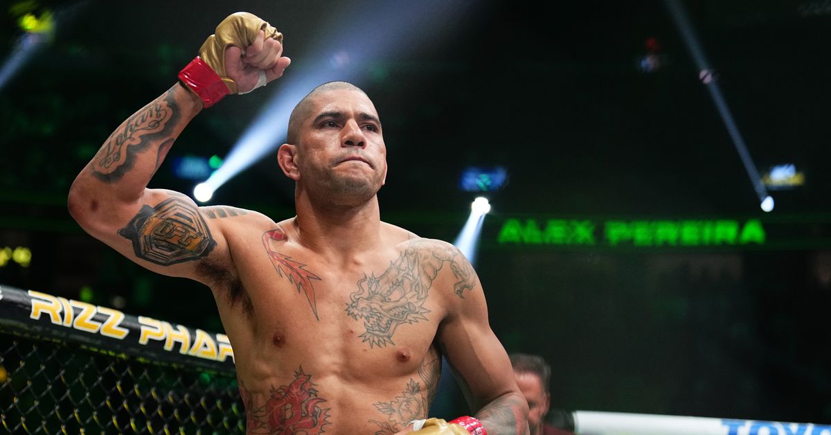Alex Pereira aún no planea cambiar de división, sino que se centró en extender el reinado del título de UFC