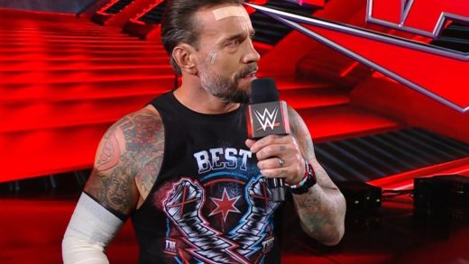 CM Punk fuertemente vendado agradece a los fanáticos de WWE Raw y dice que no sabe cuándo regresará