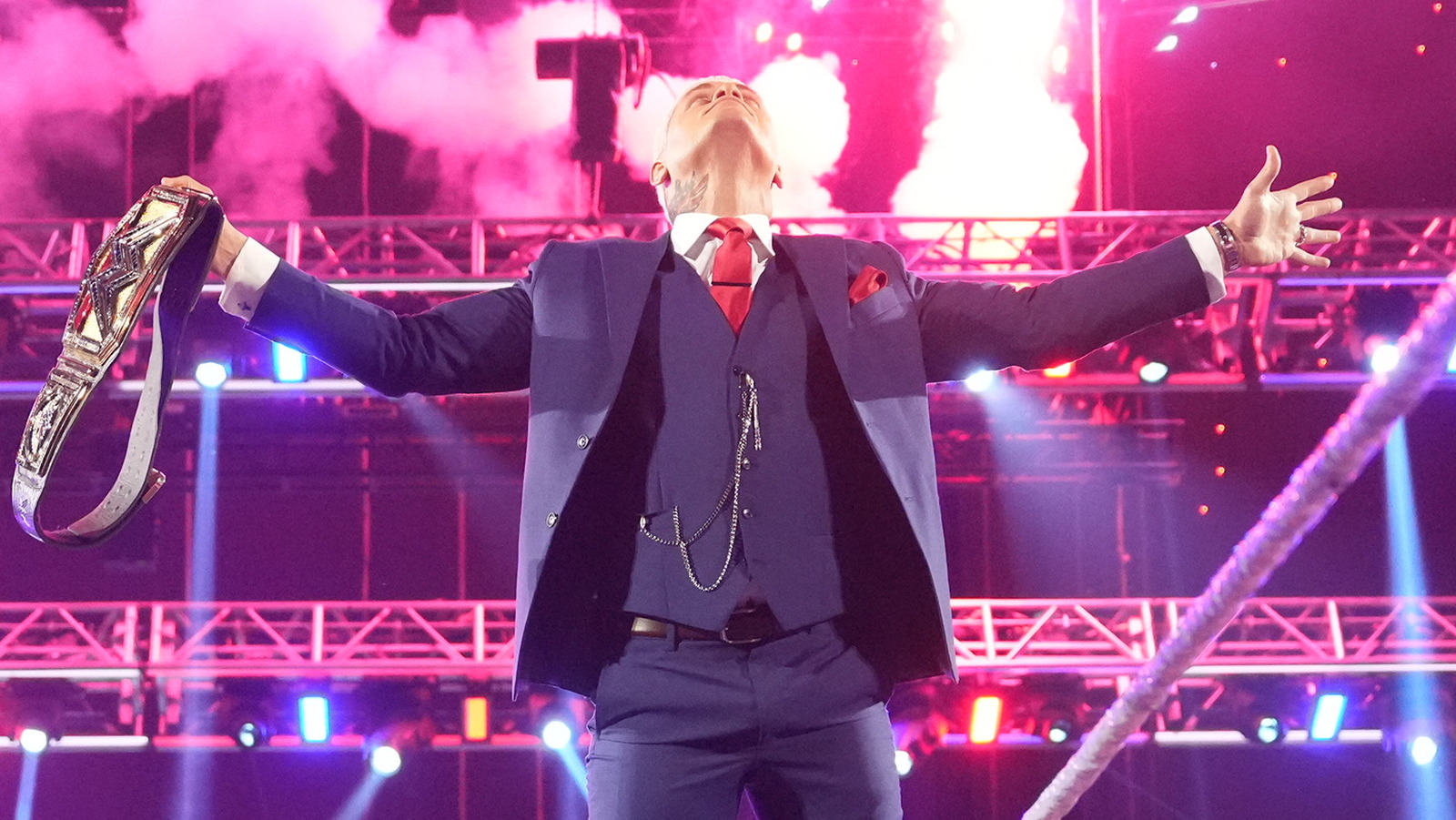 Dave Meltzer cree que este combate encabezará el evento principal de la WWE el sábado por la noche