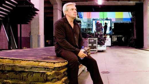 Eric Bischoff recuerda sus frustraciones con los estándares y prácticas mientras dirigía la WCW