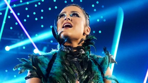 La estrella de WWE NXT sorprende a Lyra Valkyria detrás del escenario en Raw antes de las grabaciones del evento principal