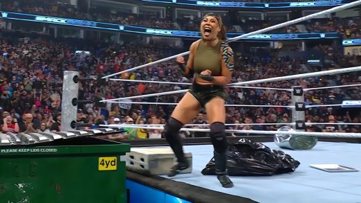 Michin gana el combate del contenedor de basura después de poner a Chelsea Green a través de la mesa en WWE SmackDown