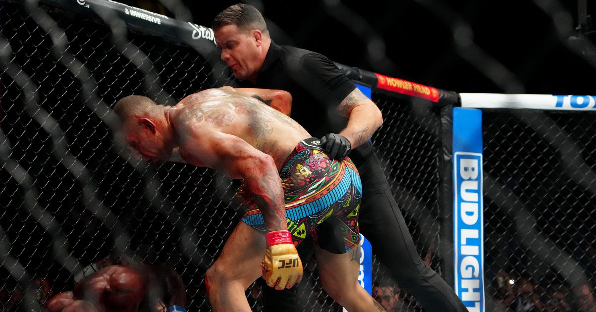 Show posterior a la pelea de UFC 307: Reacción al brutal nocaut de Alex Pereira sobre el ensangrentado Khalil Rountree