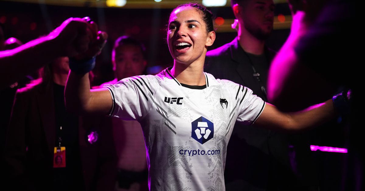 Ariane da Silva da la bienvenida a la energía del territorio enemigo en UFC Edmonton