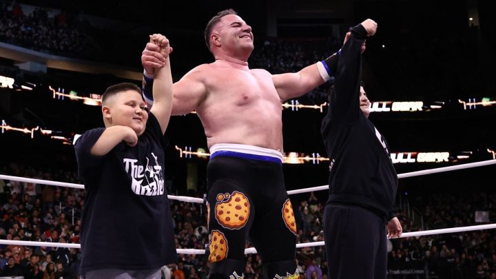 Big Boom AJ revela cómo se unió el trato de AEW con los chicos de Costco para Full Gear