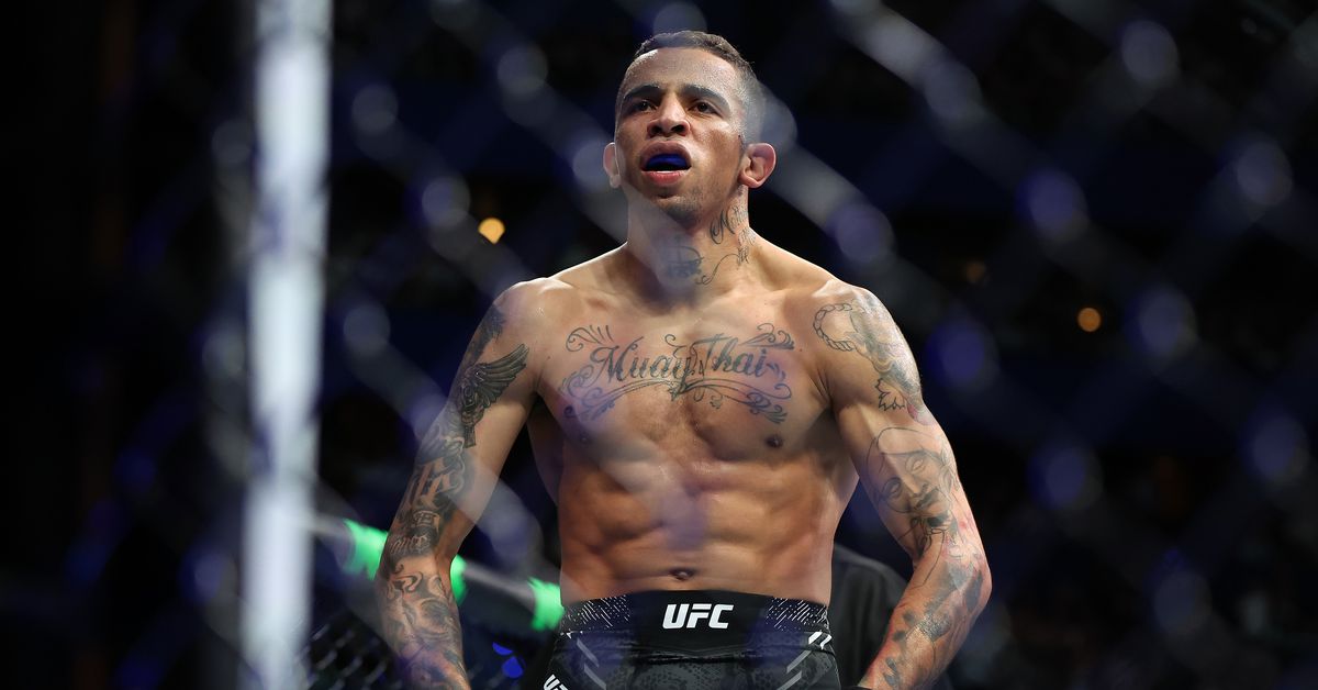 Carlos Prates mira la pelea de Jack Della Maddalena en UFC 312 con victoria sobre Neil Magny